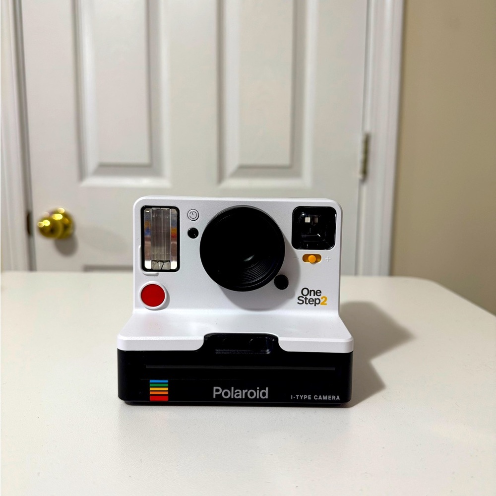 Polaroid OneStep 2 i-Type Camera w/ 2 pks of Color i-Type Film